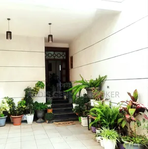 8bdrm House in Sumit 72, Bole for sale