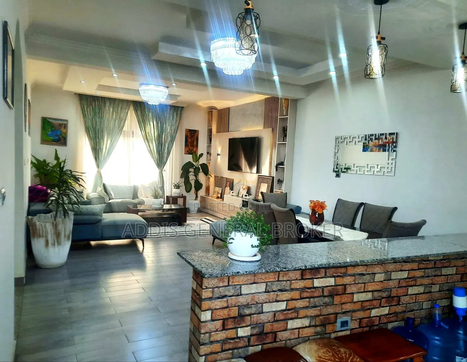 8bdrm House in Sumit 72, Bole for sale