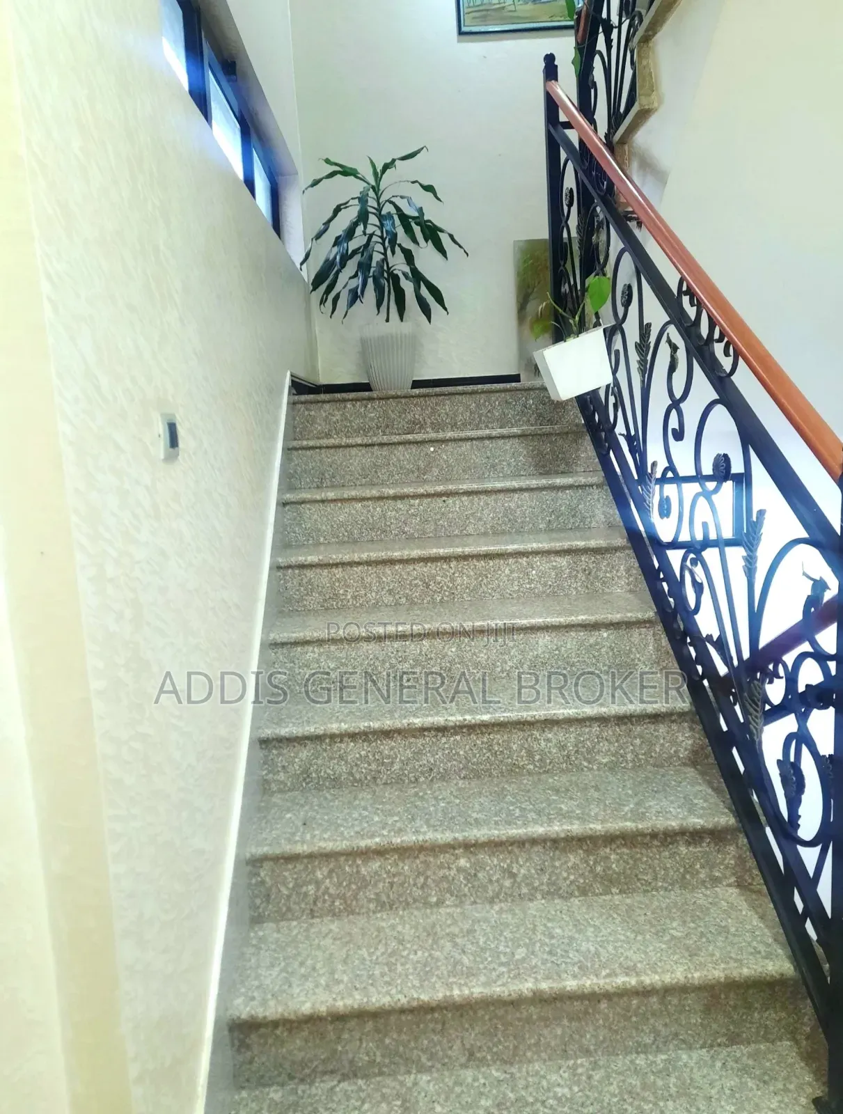 8bdrm House in Sumit 72, Bole for sale
