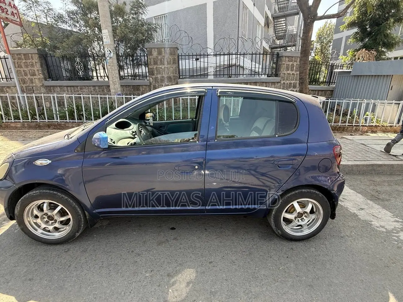 Toyota Vitz 2001 Blue