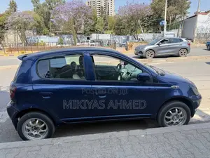 Toyota Vitz 2001 Blue