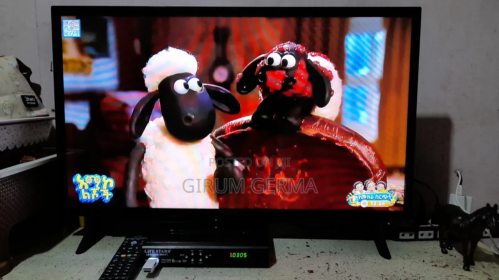Small Price and Big Desconet Orginal 32inch TV and Life Star Decoder