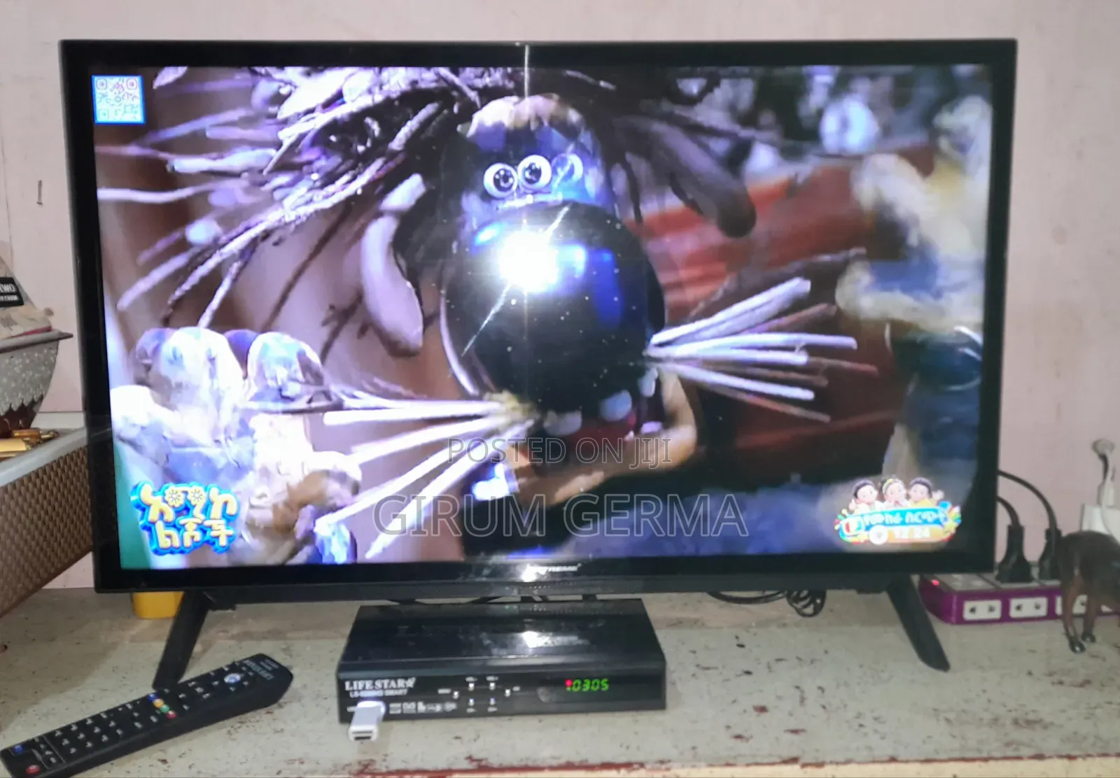 Small Price and Big Desconet Orginal 32inch TV and Life Star Decoder