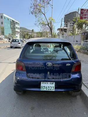 Toyota Vitz 2001 Blue