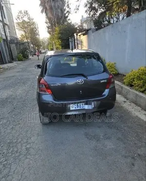 Toyota Yaris 2011 Black