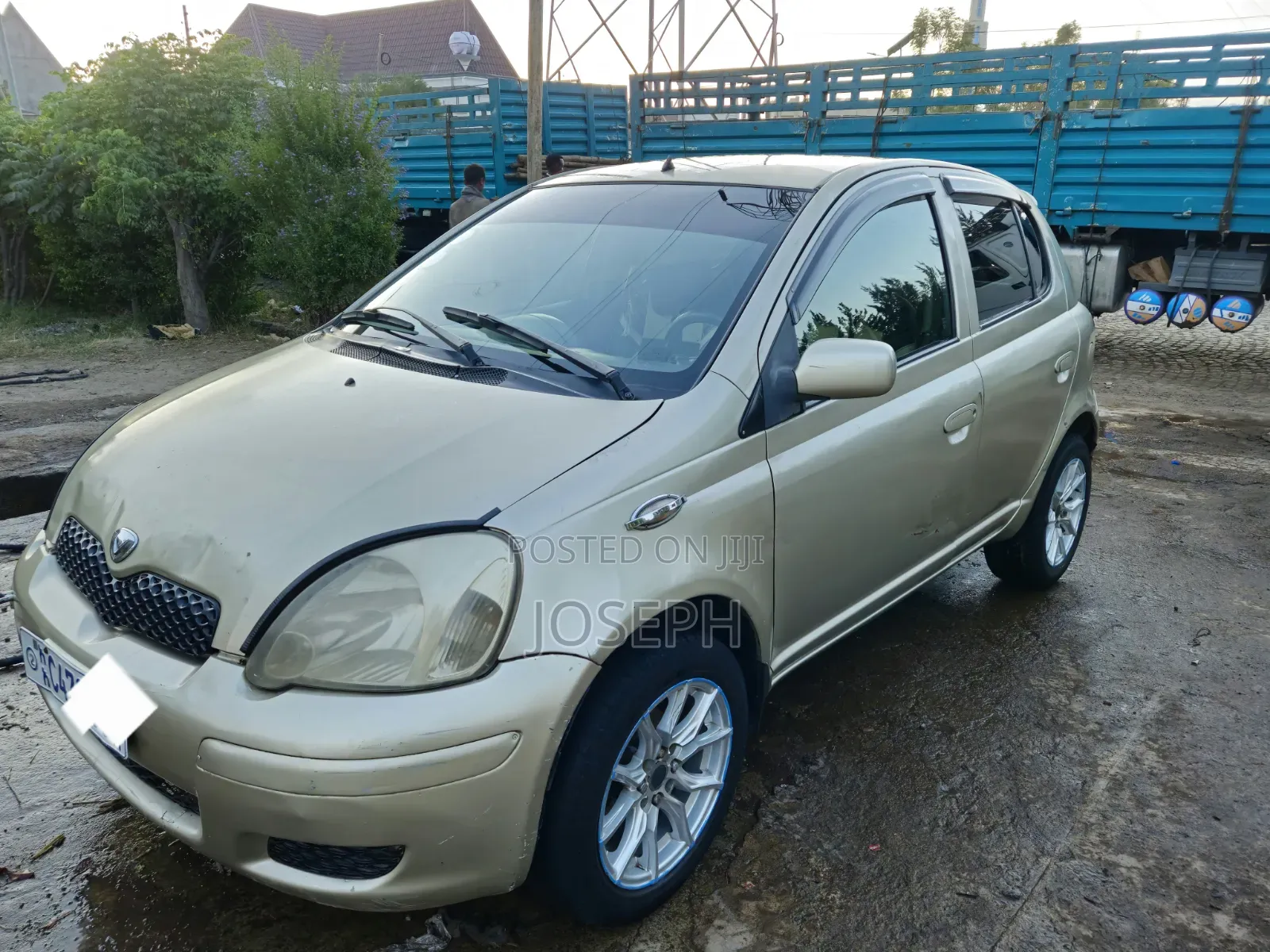 Toyota Vitz 2002 Beige