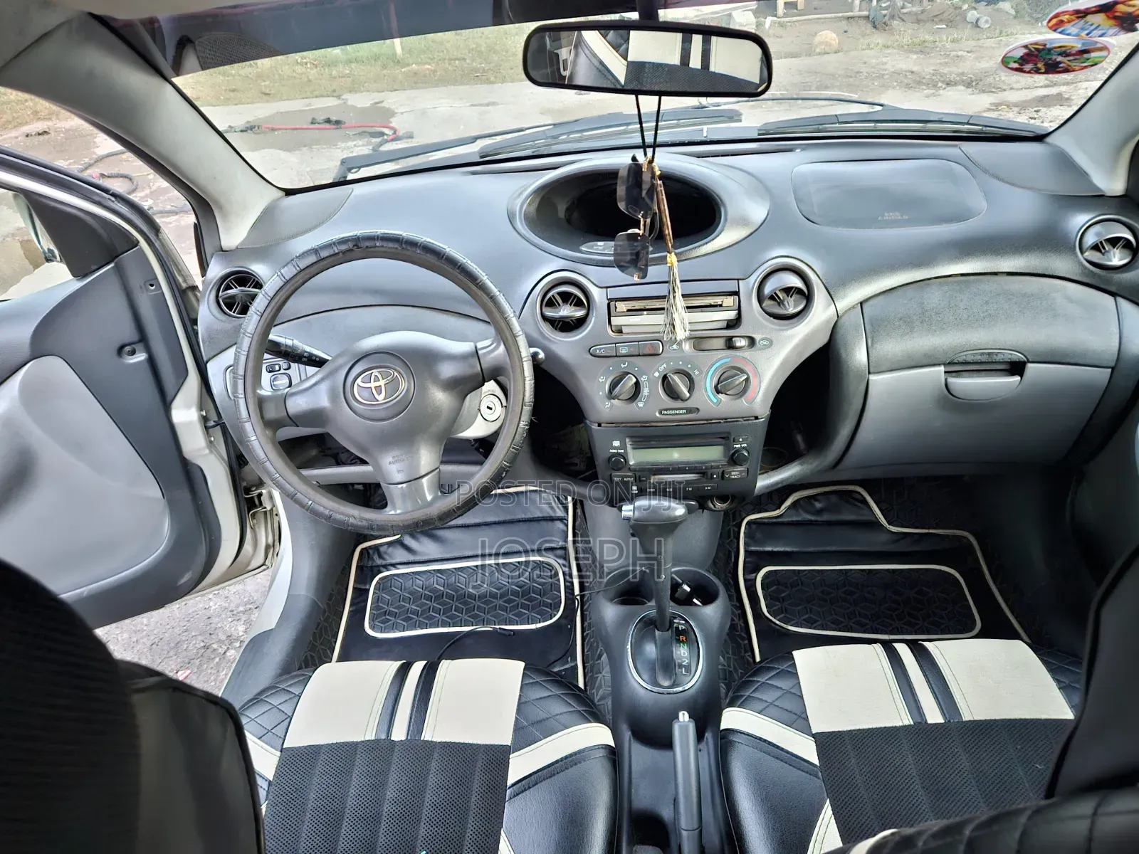 Toyota Vitz 2002 Beige