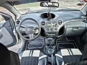 Toyota Vitz 2002 Beige