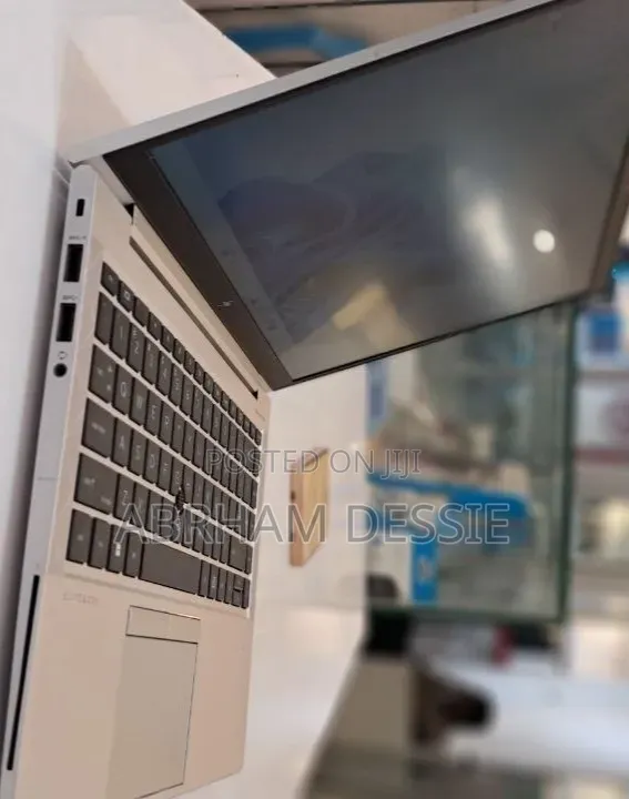 New Laptop HP EliteBook 840 G8 16GB Intel Core i5 SSD 512GB