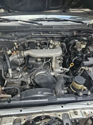 Toyota Hilux 3.0 D-4D 4x4 2015 Silver