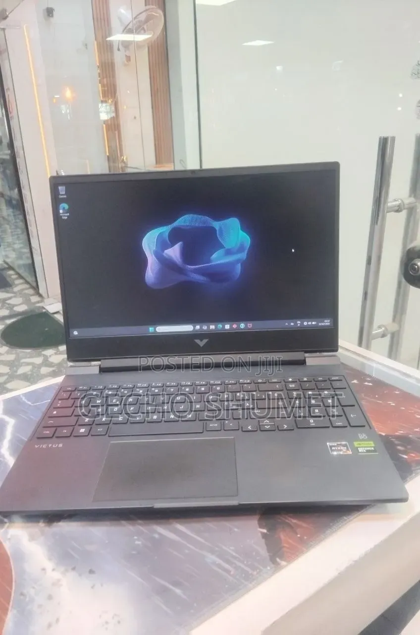 New Laptop HP Victus 16 16GB AMD Ryzen 5 SSD 512GB