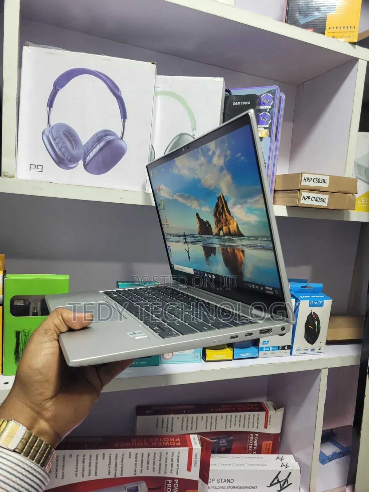 New Laptop HP EliteBook 830 16GB Intel Core i5 SSD 512GB