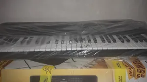 Yamaha E273 Piano