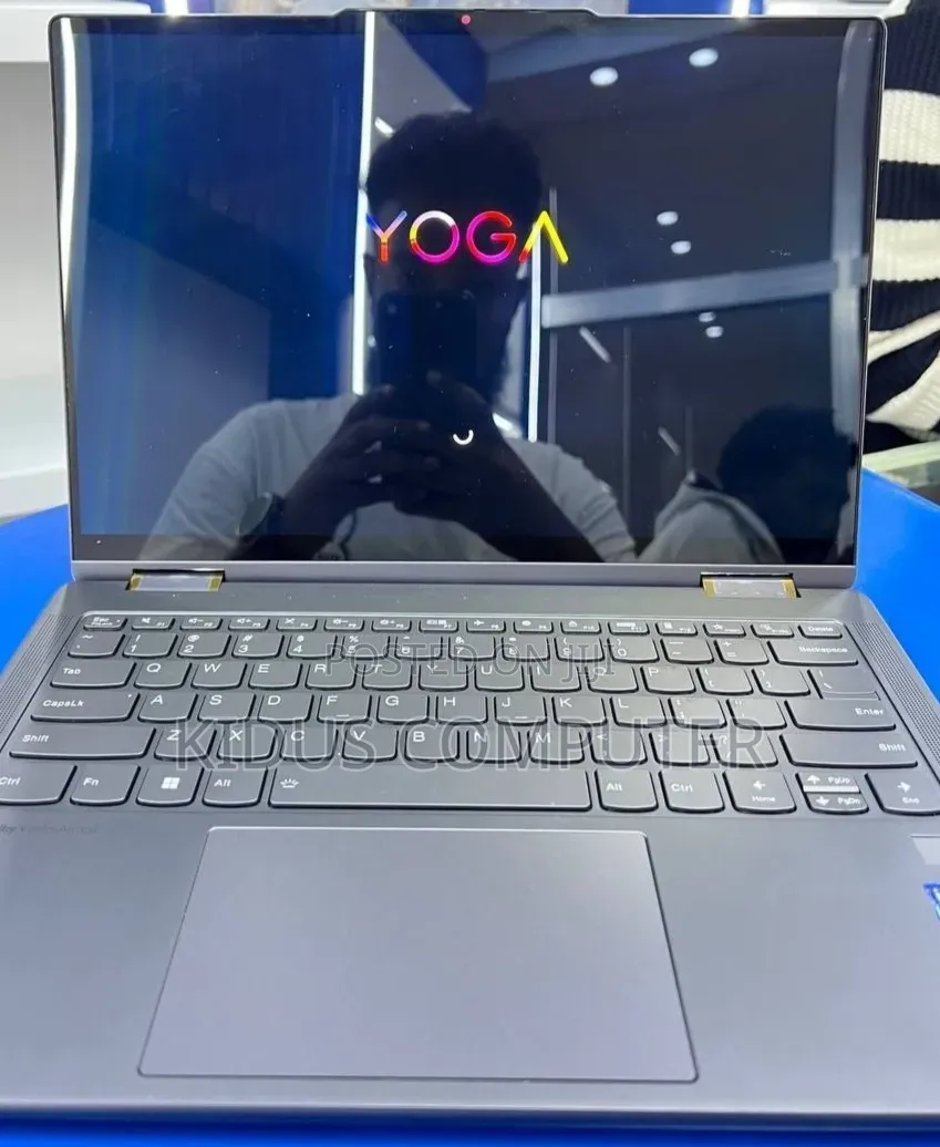 New Laptop Lenovo Yoga C740 16GB Intel Core Ultra 7 SSD 512GB