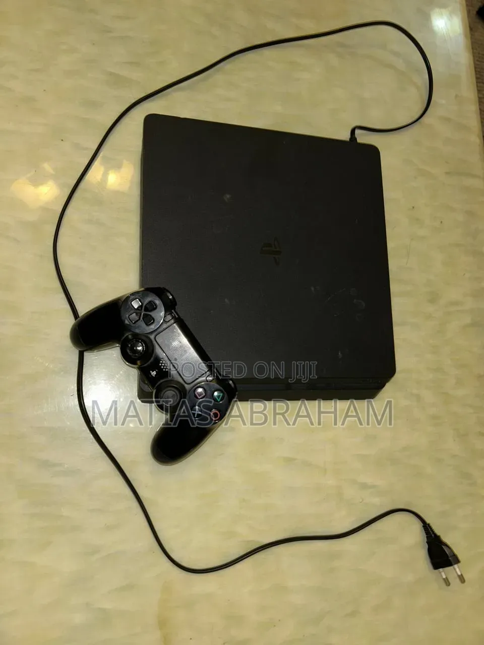 PS4 Slim With 1 Joystick