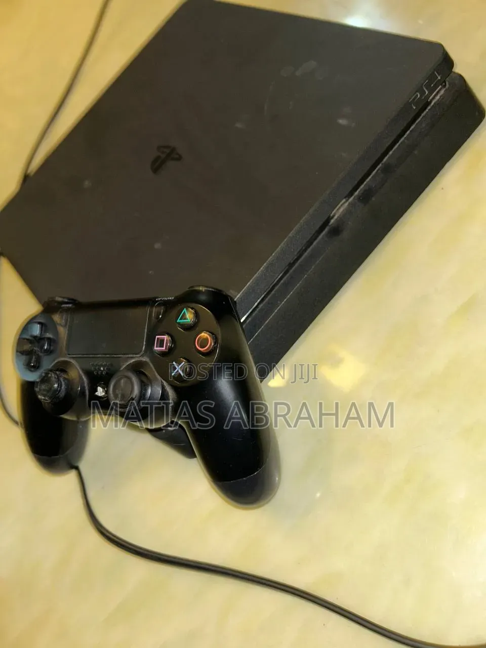 PS4 Slim With 1 Joystick