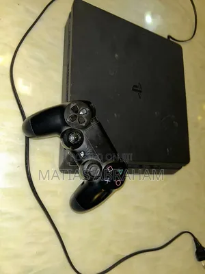 PS4 Slim With 1 Joystick
