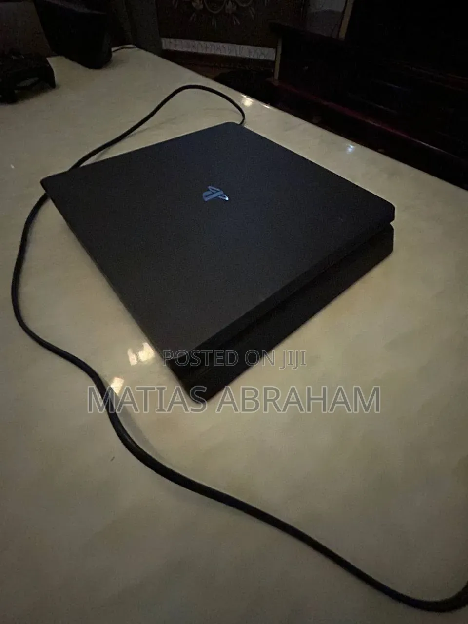 PS4 Slim With 1 Joystick