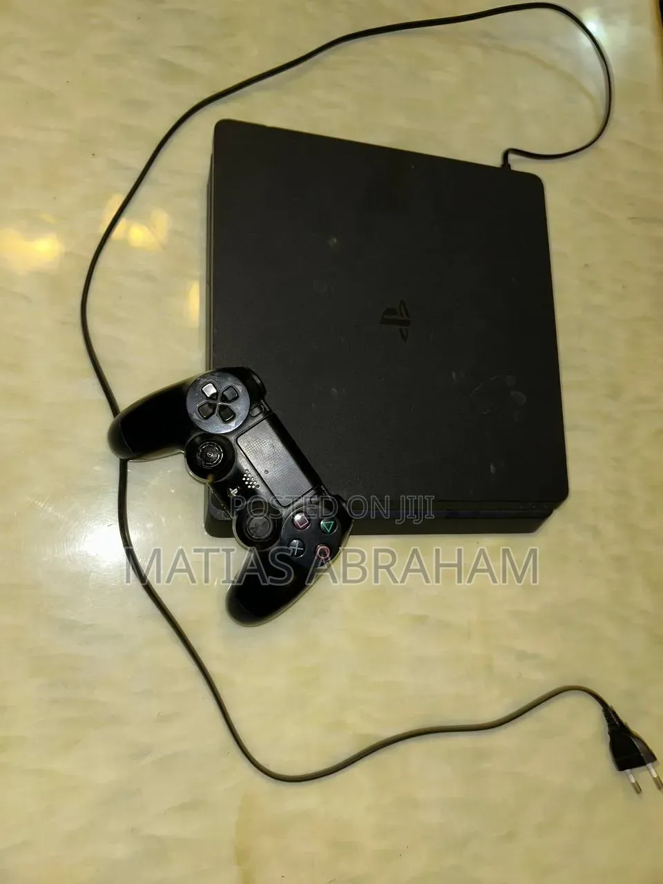 PS4 Slim With 1 Joystick