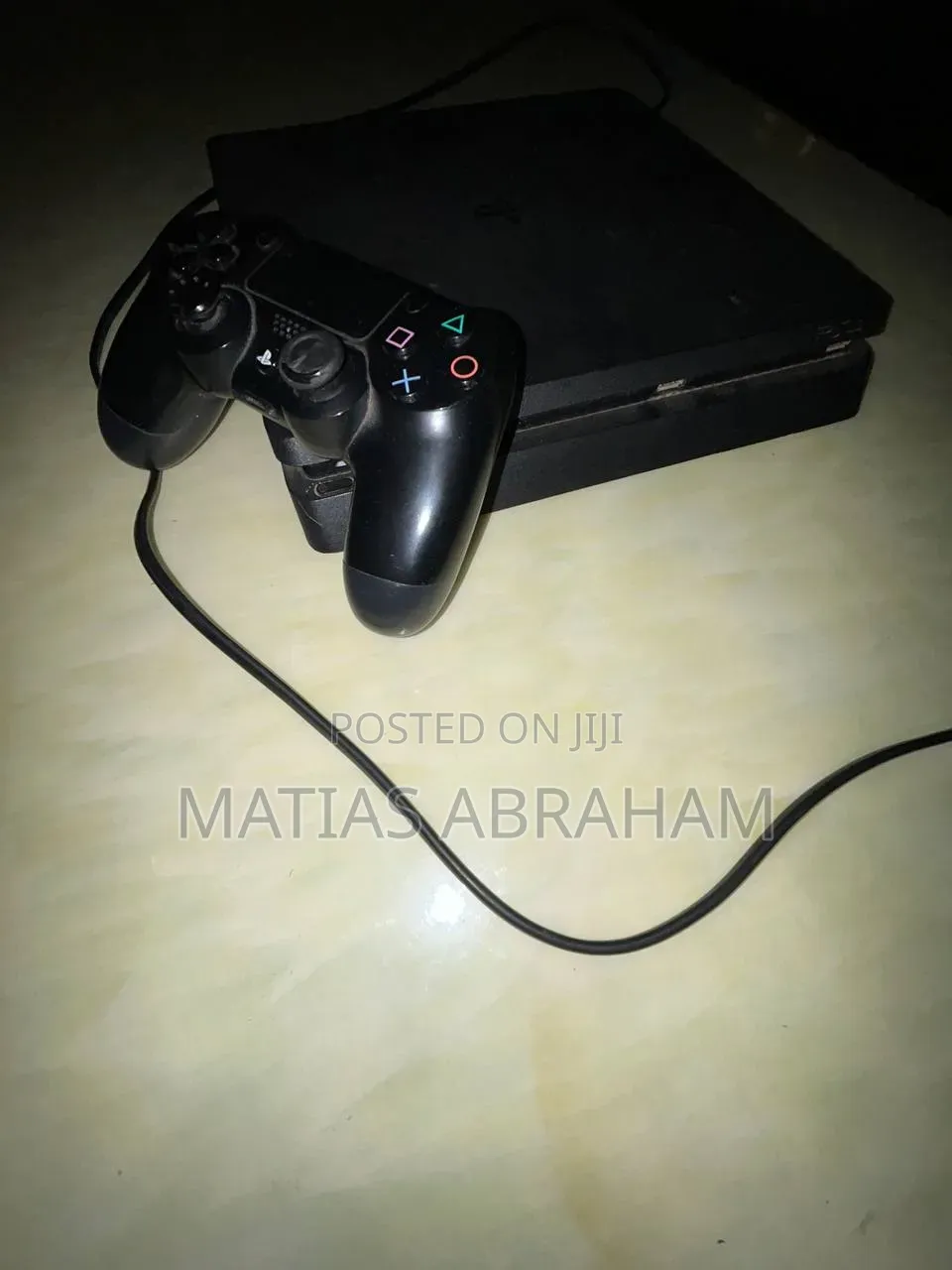 PS4 Slim With 1 Joystick