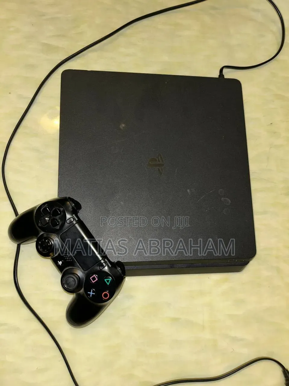 PS4 Slim With 1 Joystick