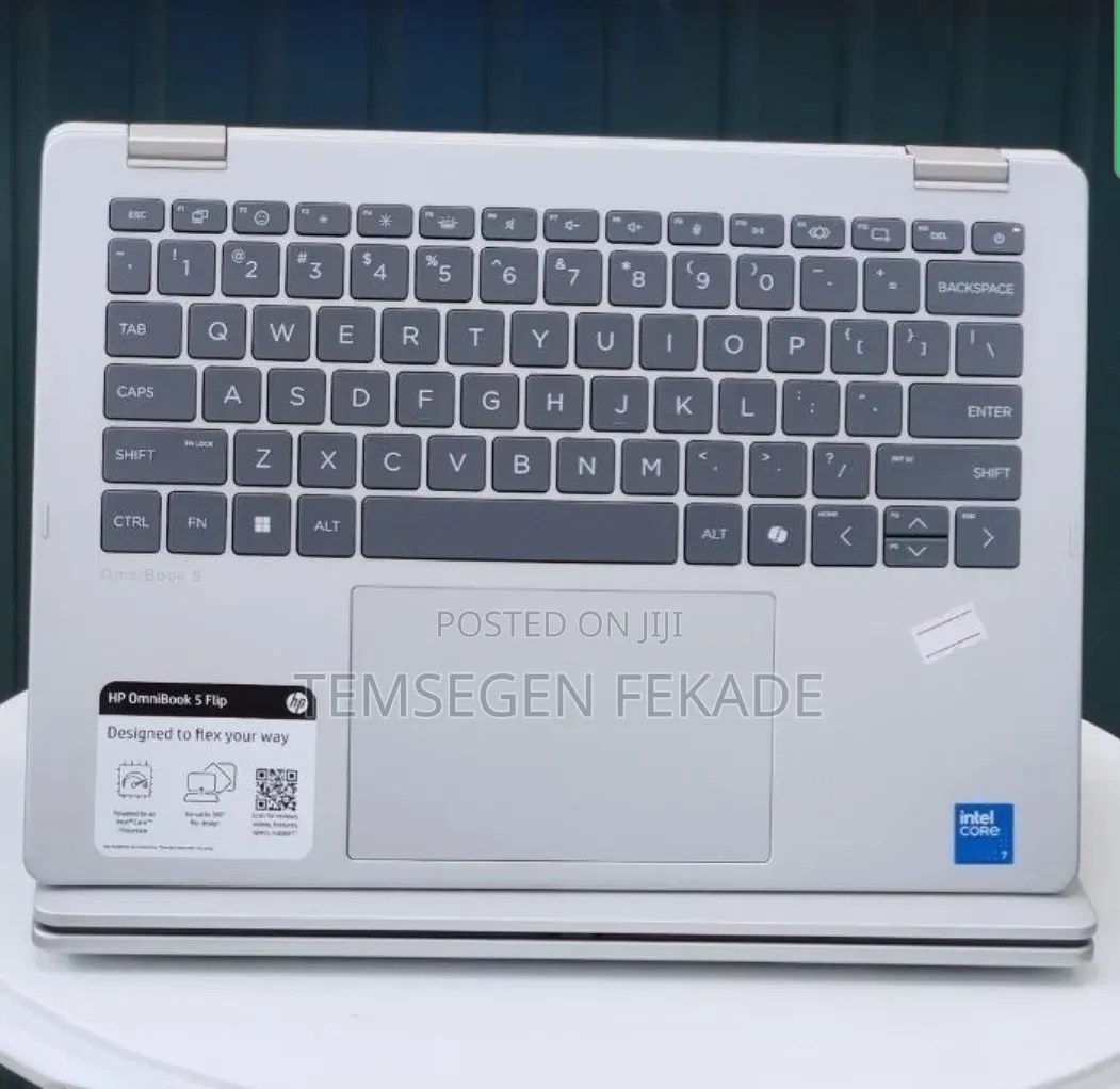 New Laptop HP OmniBook 5 Flip 16GB Intel Core 7 SSD 512GB