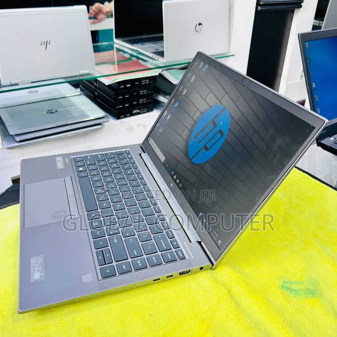 New Laptop HP ZBook Firefly 14 G7 16GB Intel Core i7 SSD 512GB