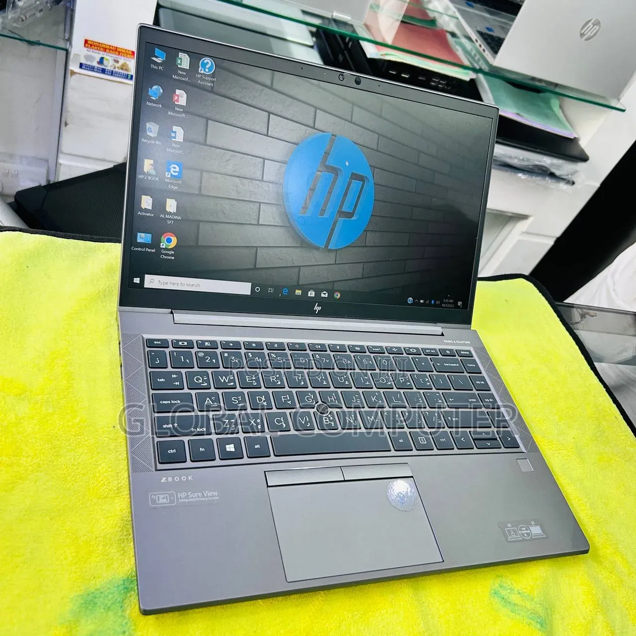New Laptop HP ZBook Firefly 14 G7 16GB Intel Core i7 SSD 512GB