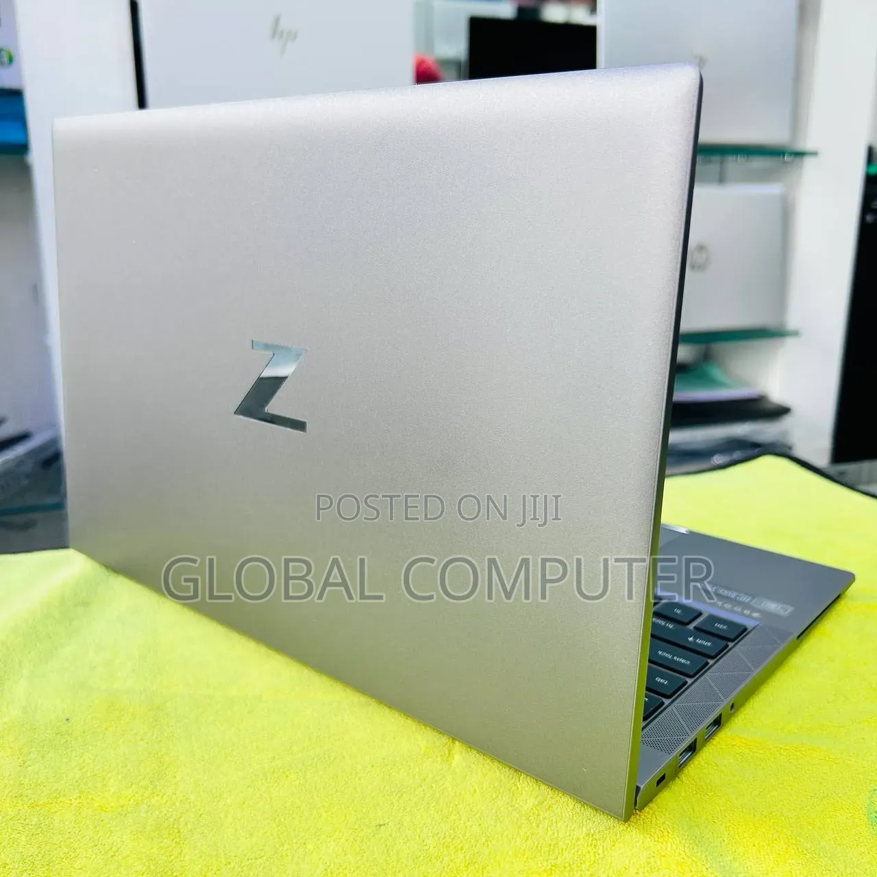New Laptop HP ZBook Firefly 14 G7 16GB Intel Core i7 SSD 512GB