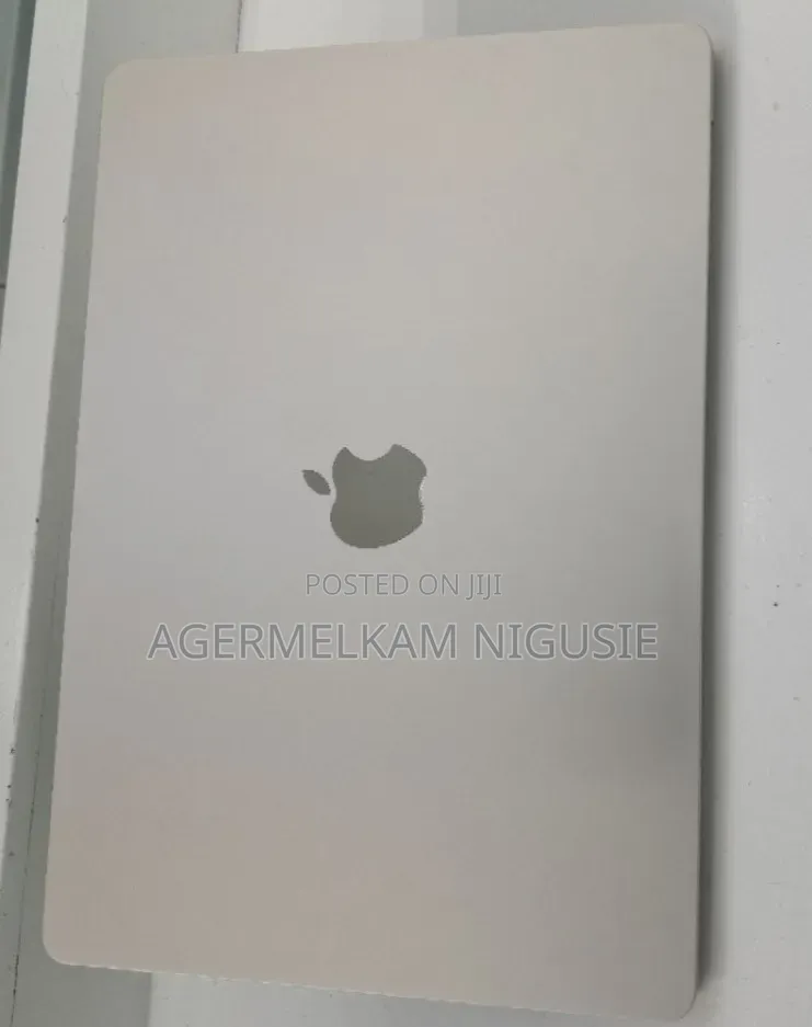 New Laptop Apple MacBook Air 2022 M2 8GB AMD A8 SSD 512GB