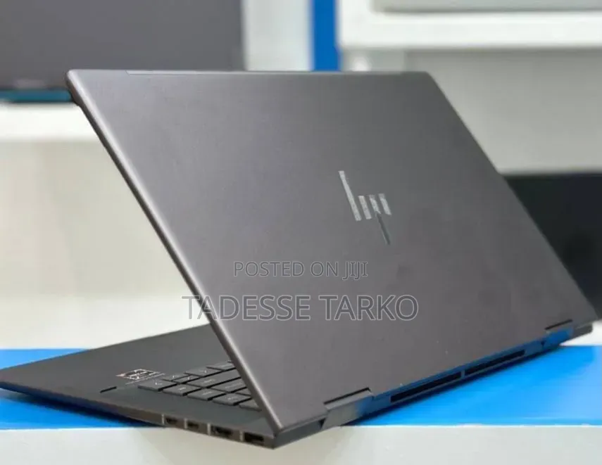 New Laptop HP Envy x360 8GB AMD Ryzen 5 SSD 1T