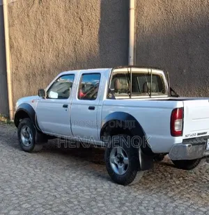Nissan NP300 2012 White
