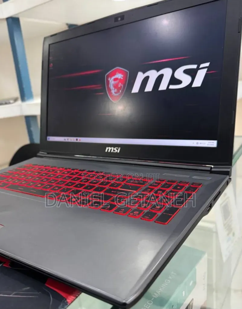 New Laptop MSI 16GB Intel Core i5 SSD 256GB