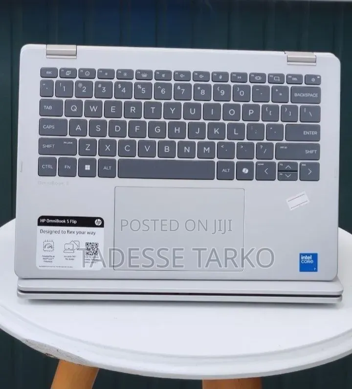 New Laptop HP OmniBook 5 14" 16GB Intel Core 7 SSD 512GB