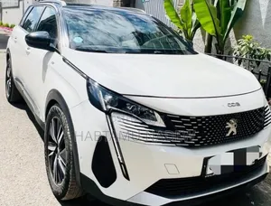Peugeot 5008 2021 White