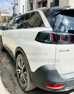 Peugeot 5008 2021 White