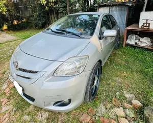 Toyota Yaris 2006 Purple