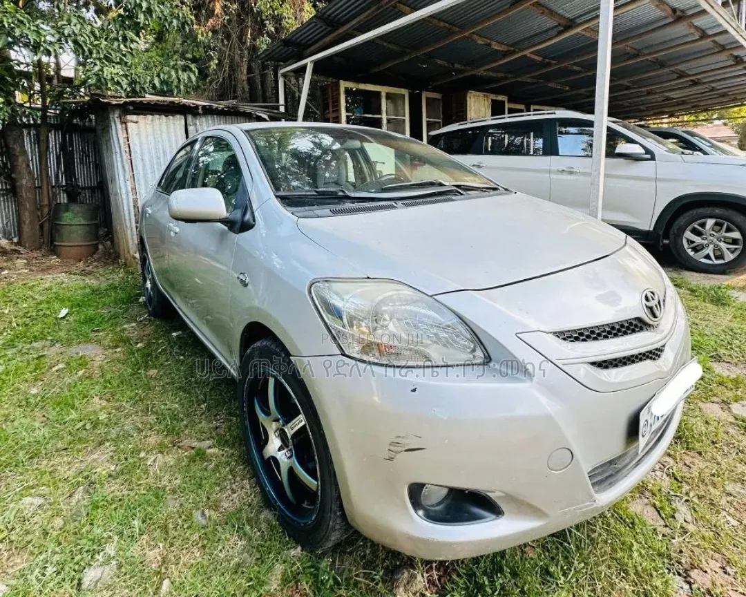 Toyota Yaris 2006 Purple