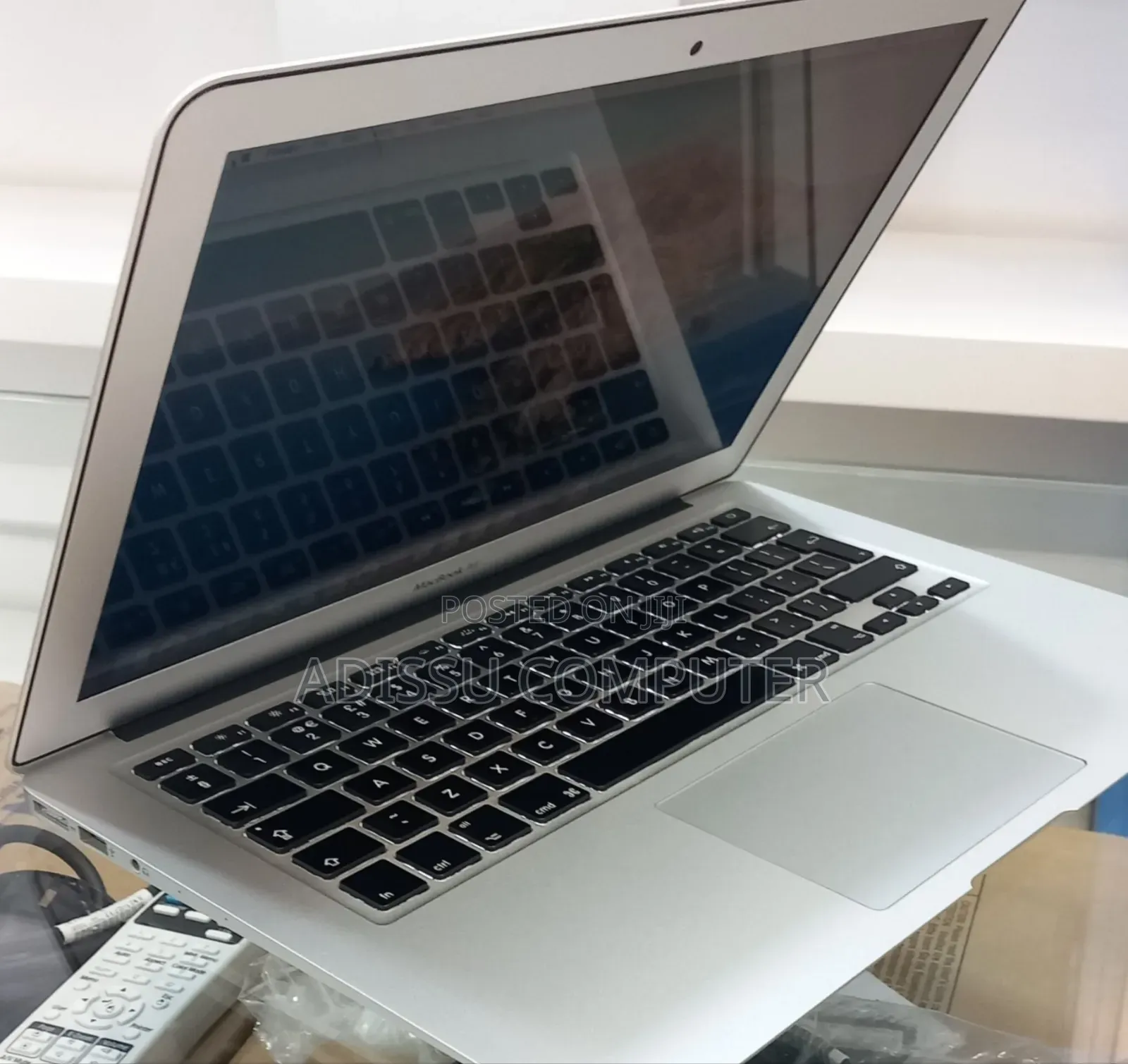 New Laptop Apple MacBook Air 2012 4GB Intel Core i5 SSD 128GB