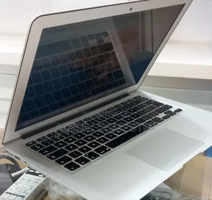 New Laptop Apple MacBook Air 2012 4GB Intel Core i5 SSD 128GB