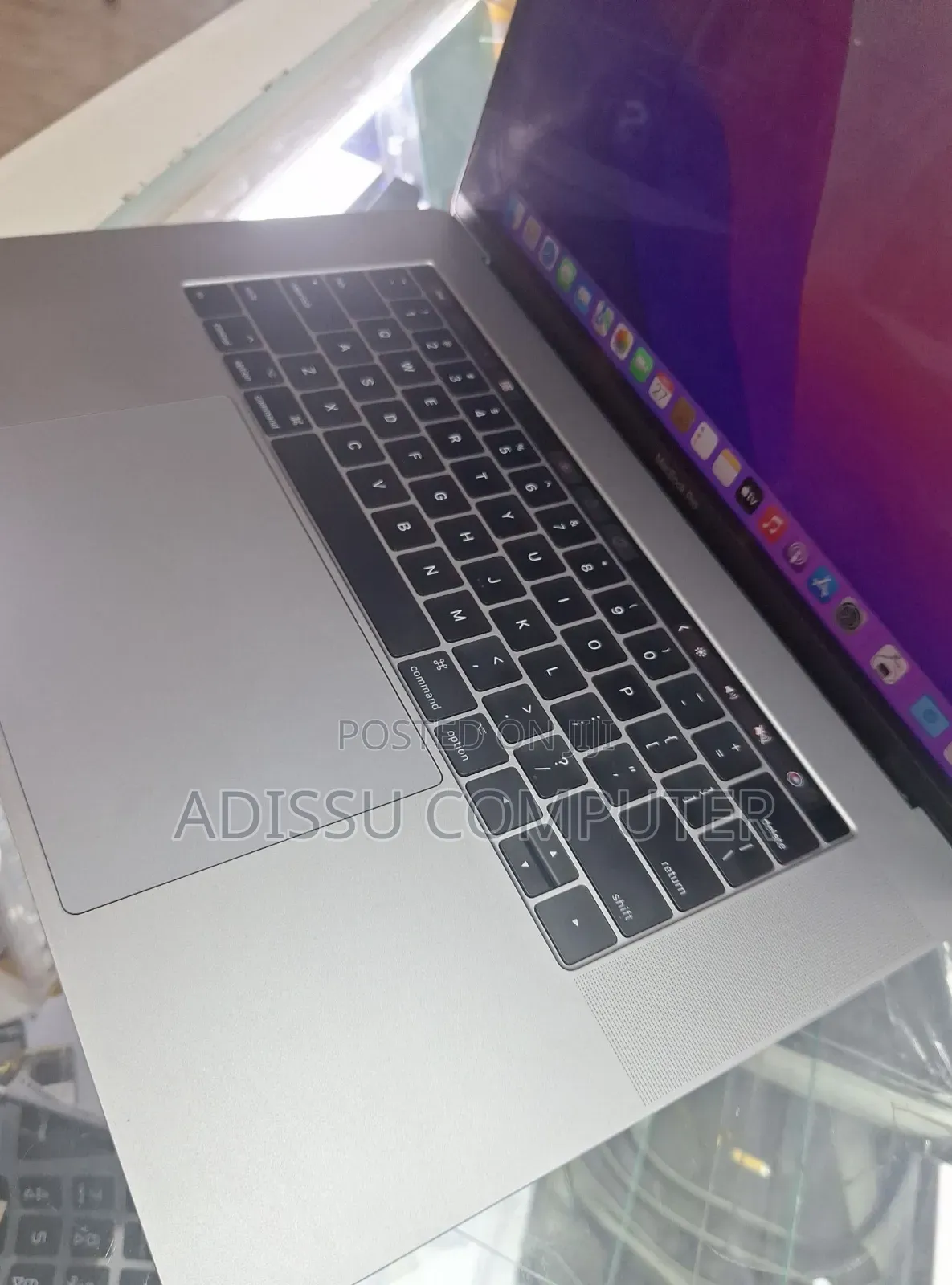New Laptop Apple MacBook Pro 2016 16GB Intel Core i7 SSD 256GB