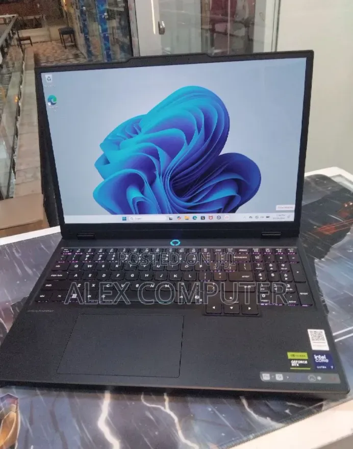 New Laptop Lenovo Legion 5 32GB Intel Core Ultra 7 SSD 1T