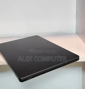 New Laptop Apple MacBook Pro 2025 M5 16GB Apple M5 SSD 512GB