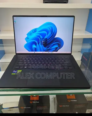 New Laptop Asus ROG Zephyrus G15 16GB Intel Core i9 SSD 1T