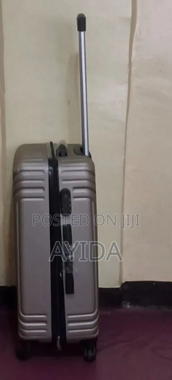 Luggage/ ሻንጣ 25 KG
