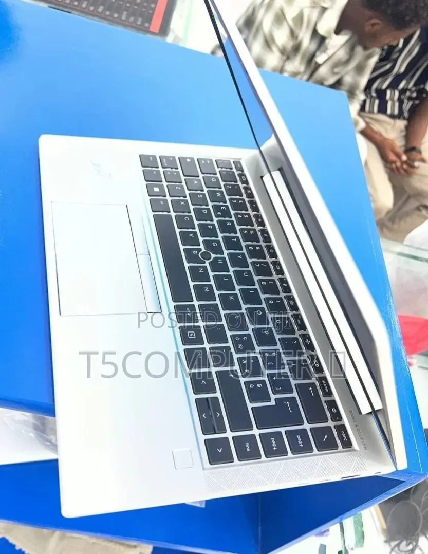 New Laptop HP EliteBook 845 G8 16GB AMD Ryzen 5 SSD 512GB