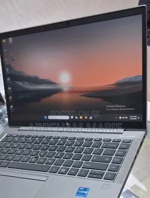 New Laptop HP ZBook Firefly G8 16GB Intel Core i7 SSD 512GB