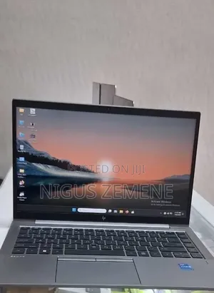 New Laptop HP ZBook Firefly G8 16GB Intel Core i7 SSD 512GB