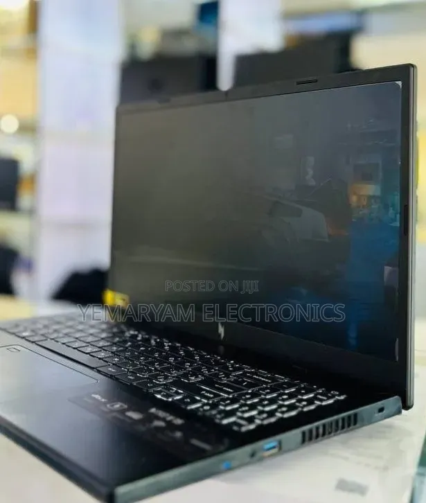 New Laptop Acer Nitro V 15 16GB Intel Core i7 SSD 512GB