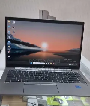 New Laptop HP ZBook Firefly G8 16GB Intel Core i7 SSD 512GB